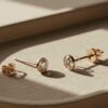 スタッドピアスとポストピアスの違いとは？